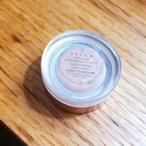 BECCA Under Eye Brightening Corrector Light-Medium